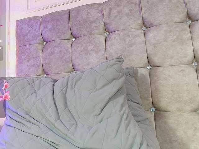 JasmineRoss live cam on BongaCams