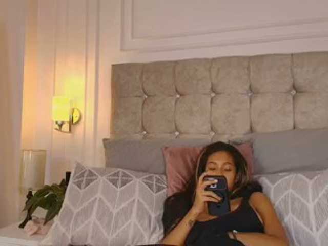 JasmineRoss live cam on BongaCams
