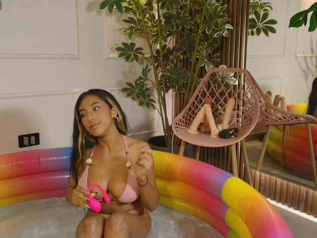 JasmineRoss webcam