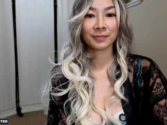 Shykiraa live cam preview