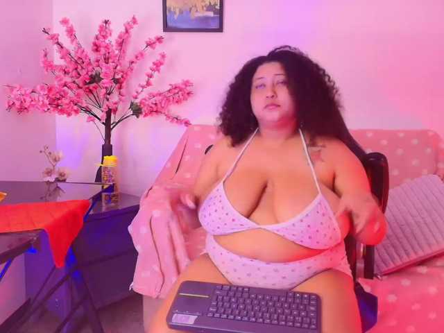 Ayliinn live cam preview