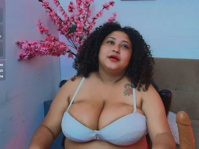 Ayliinn live cam on BongaCams