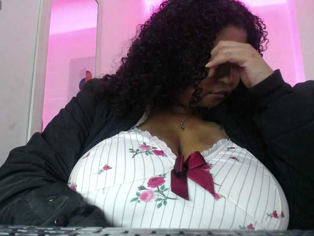 Ayliinn live cam on BongaCams