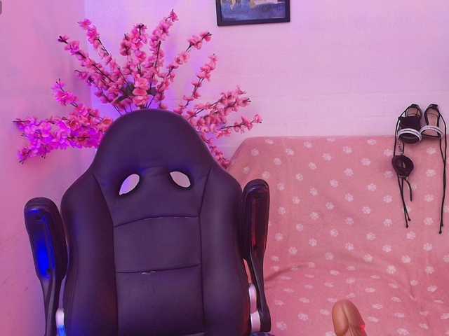 Ayliinn live cam on BongaCams
