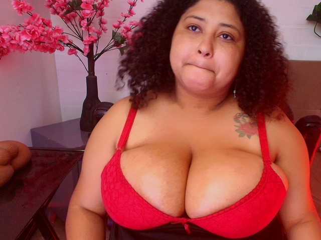Ayliinn live cam on BongaCams