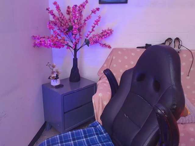 Ayliinn live cam on BongaCams