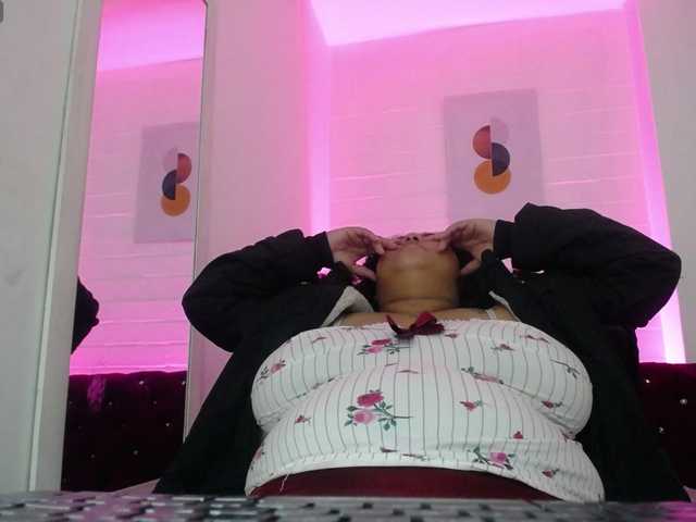 Ayliinn live cam on BongaCams