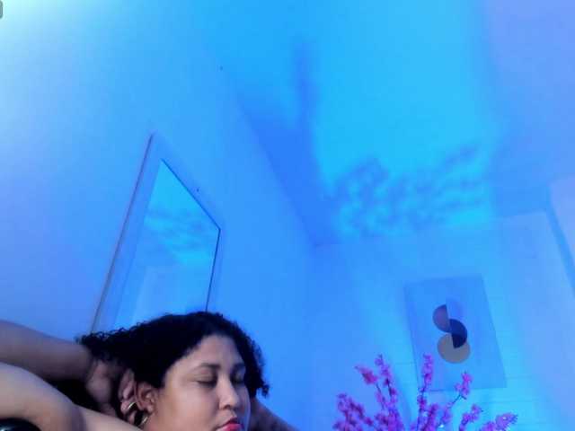 Ayliinn's BongaCams show and profile