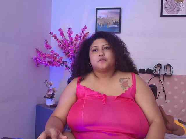 Ayliinn Live Webcam on BongaCams