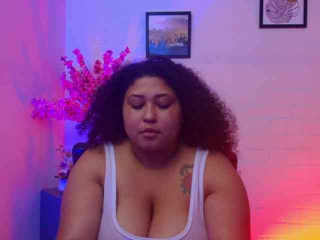 Ayliinn's webcam live show