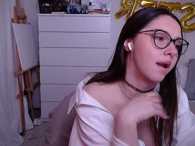 LOVEIS-'s BongaCams show and profile