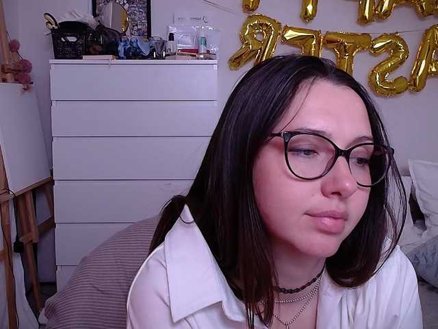 LOVEIS-'s BongaCams show and profile