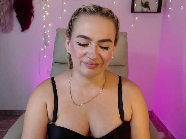 sweetfeeling30 live cam on BongaCams