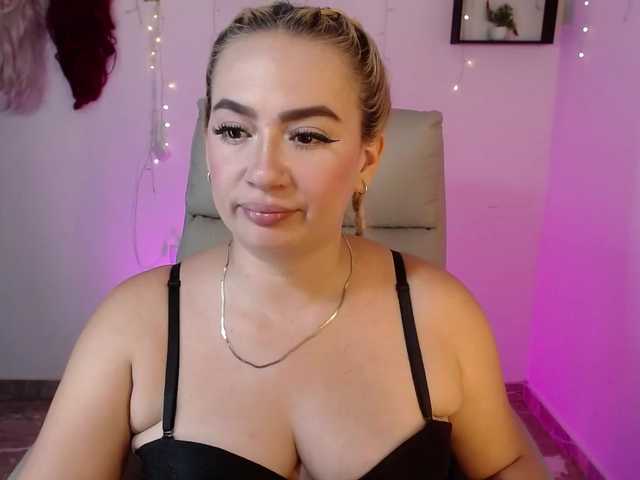 sweetfeeling30 live cam on BongaCams