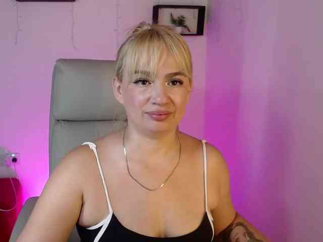 sweetfeeling30 Live Webcam on BongaCams