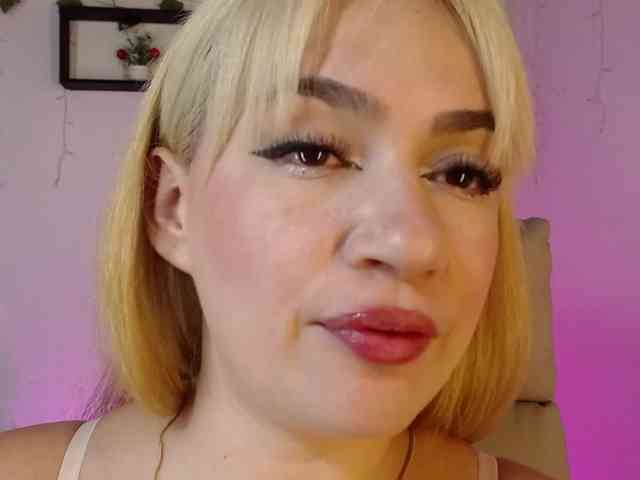 sweetfeeling30 Live Webcam on BongaCams