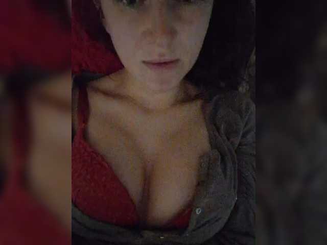 Kira19991999's BongaCams show and profile