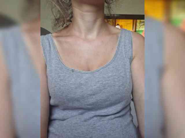 Kira19991999 webcam