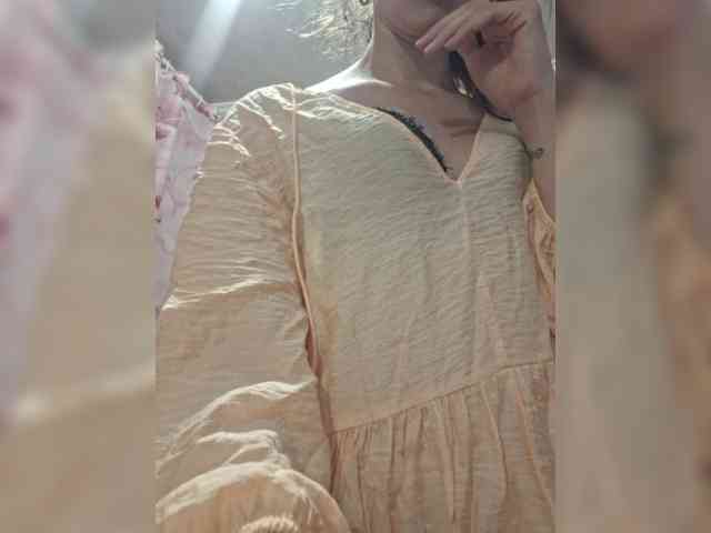 Kira19991999 webcam