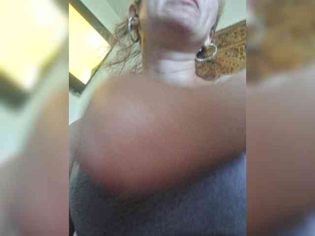 Kira19991999 webcam