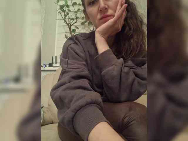 Kira19991999 webcam