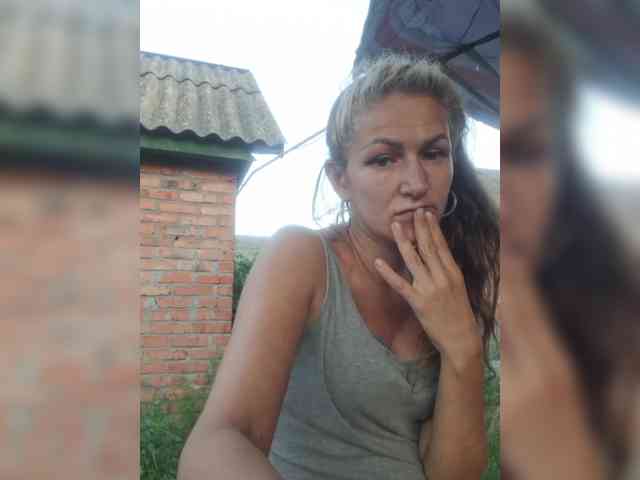 Kira19991999 webcam