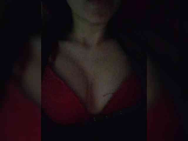 Kira19991999 webcam