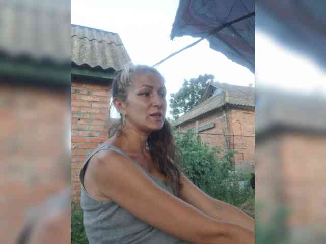 Kira19991999 webcam