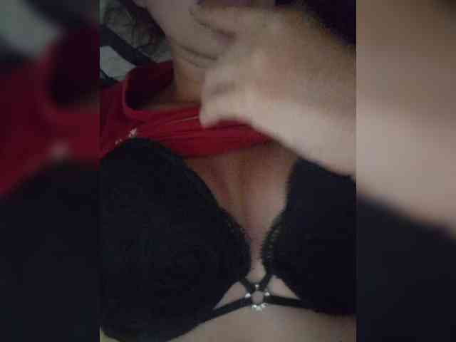 Kira19991999 webcam
