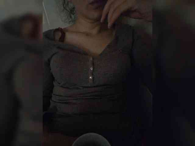 Kira19991999 webcam