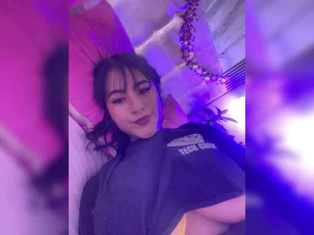 SalomeeHillss webcam