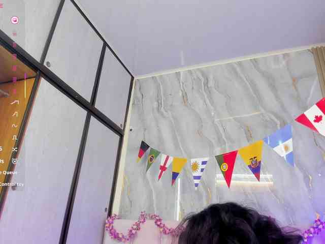 SalomeeHillss webcam