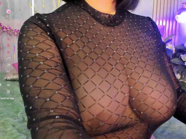 SalomeeHillss webcam