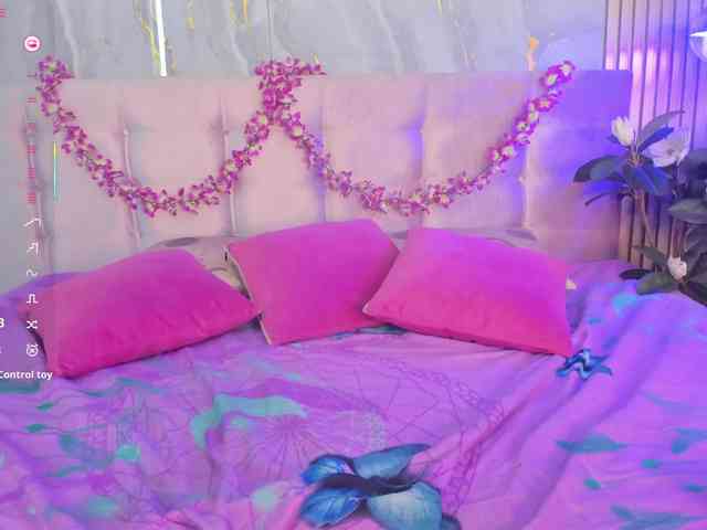 SalomeeHillss webcam
