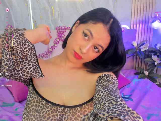 SalomeeHillss webcam