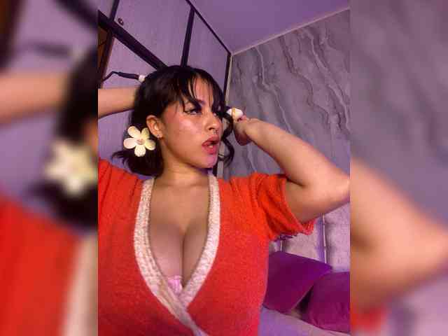 SalomeeHillss