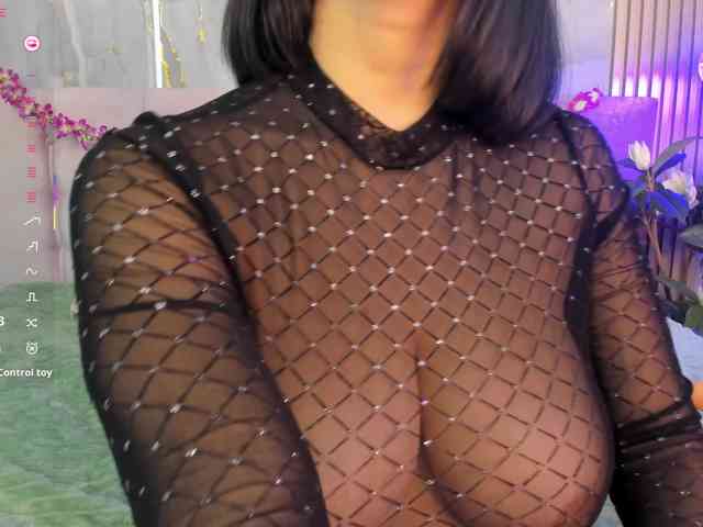 SalomeeHillss