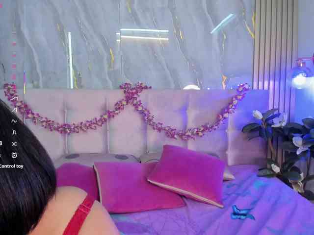 SalomeeHillss webcam