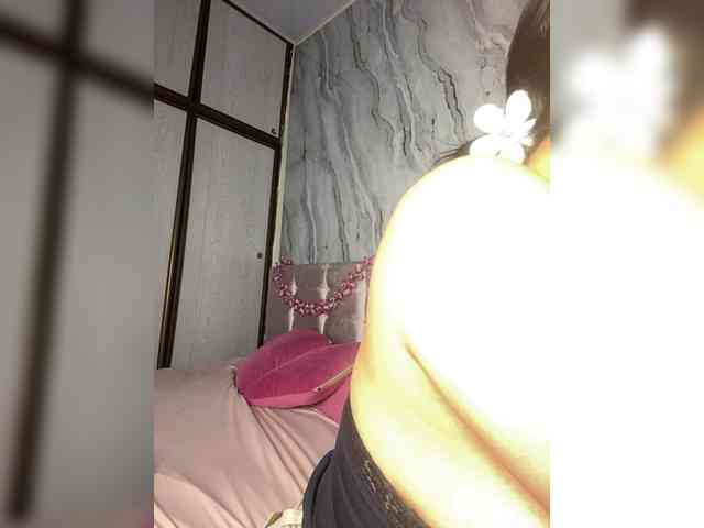 SalomeeHillss webcam