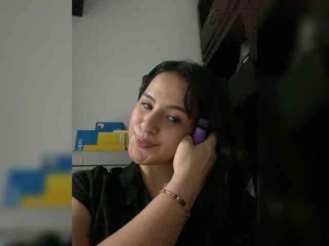 SalomeeHillss webcam