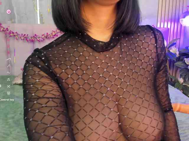 SalomeeHillss webcam