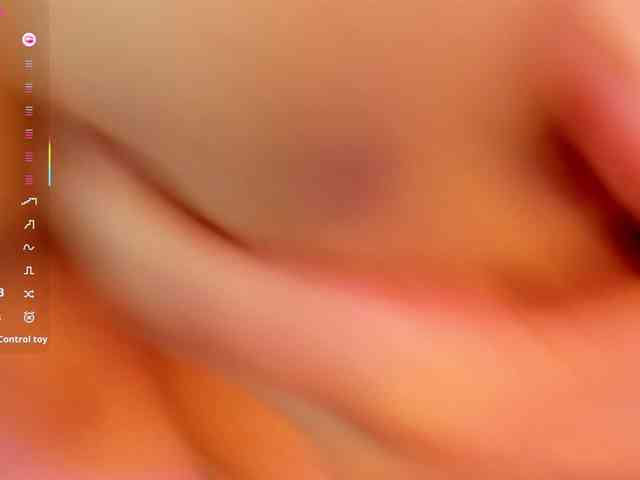 SalomeeHillss webcam