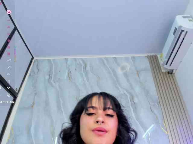 SalomeeHillss webcam