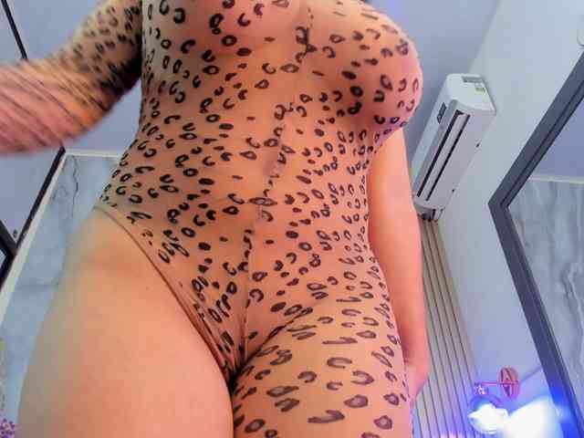Modèle: SalomeeHillss