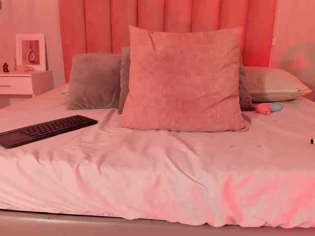 sheylawood webcam