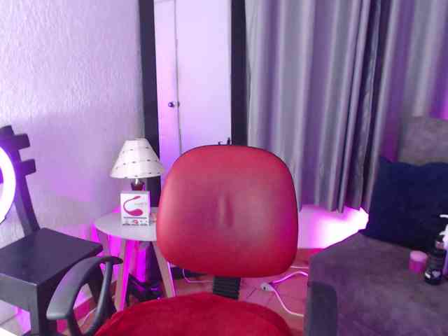 TinaJons webcam