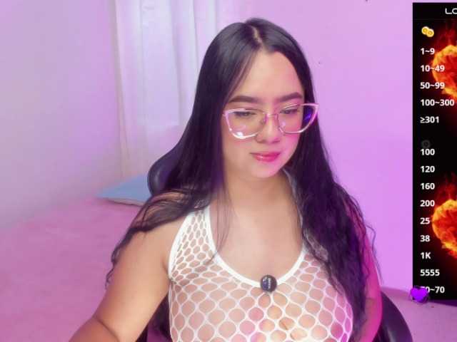 Miavarela live cam preview