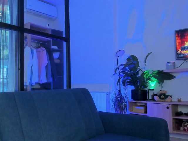 Iloveyou111's BongaCams show and profile