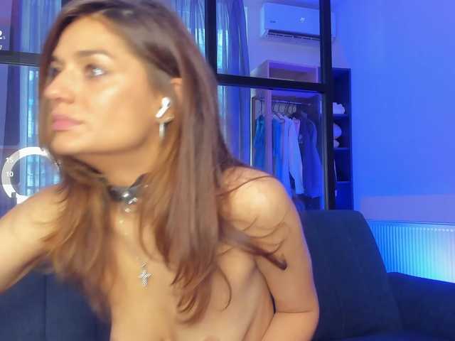 Iloveyou111 live cam on BongaCams