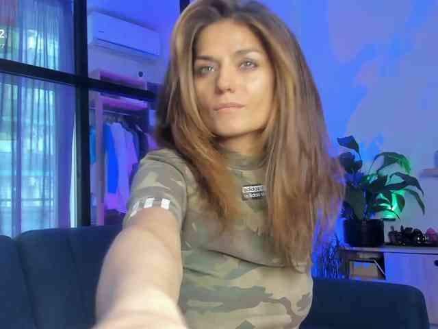 Iloveyou111 webcam
